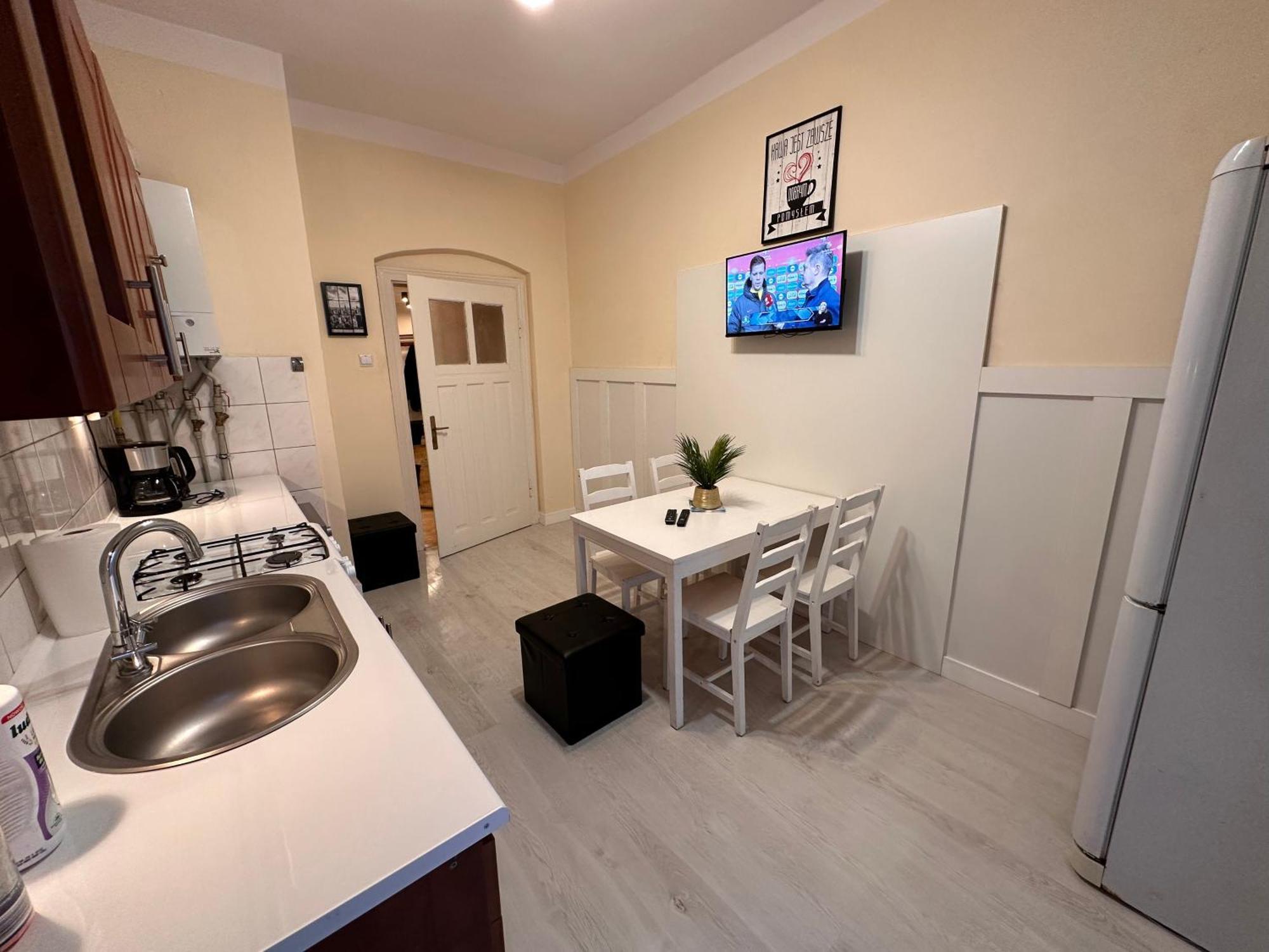 Apartamenty Ktw Central Station Κατοβίτσε Εξωτερικό φωτογραφία
